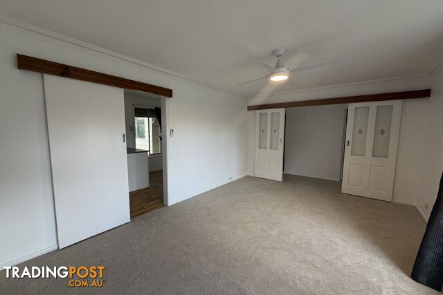 34 Campbell Parade CRANBOURNE VIC 3977 - photo 3 of 10