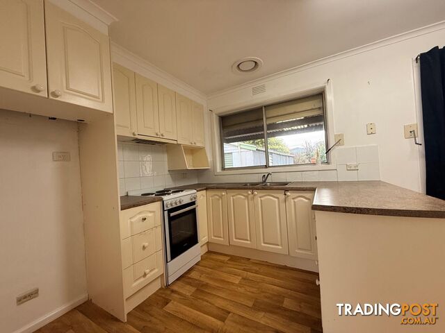 34 Campbell Parade CRANBOURNE VIC 3977 - photo 4 of 10