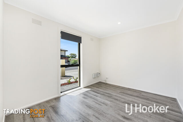 1/15 Ainsleigh Court CRANBOURNE VIC 3977