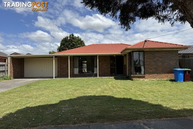 30 Ivan Crescent HAMPTON PARK VIC 3976