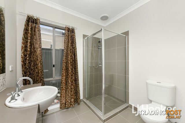 42. Datura Avenue CRANBOURNE NORTH VIC 3977