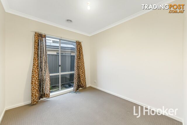 42. Datura Avenue CRANBOURNE NORTH VIC 3977