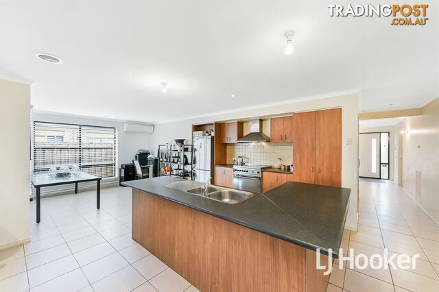 40 Taplan Crescent CRANBOURNE WEST VIC 3977