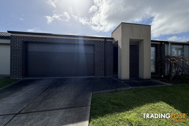 15 Pinnacle Drive PAKENHAM VIC 3810