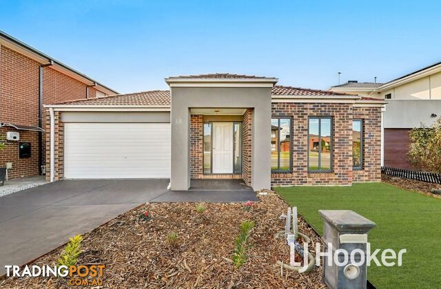 35 Skylark Boulevard CLYDE NORTH VIC 3978