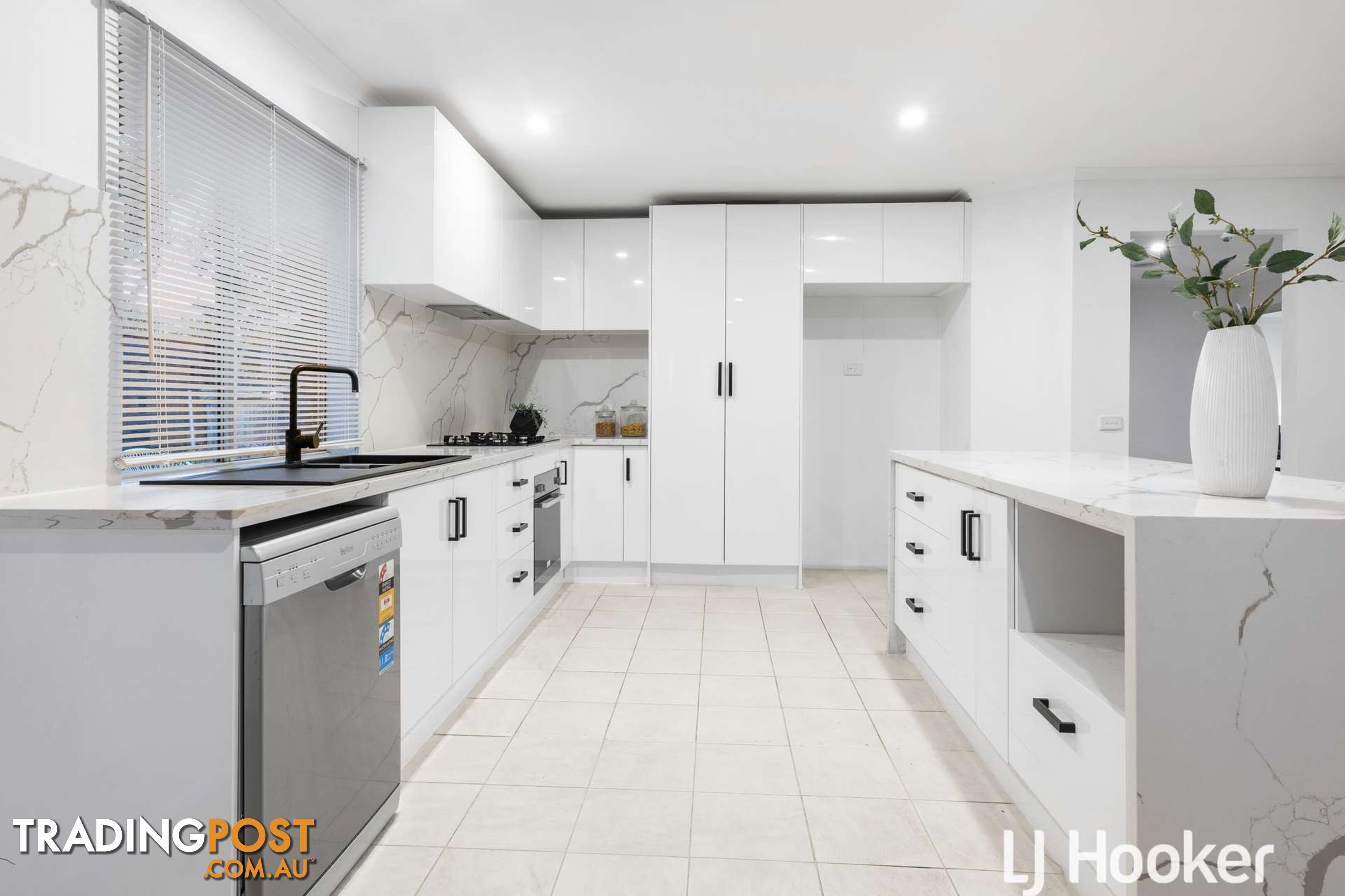 8 Raphael Street HALLAM VIC 3803