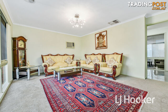 32 Broadwalk Grove ENDEAVOUR HILLS VIC 3802