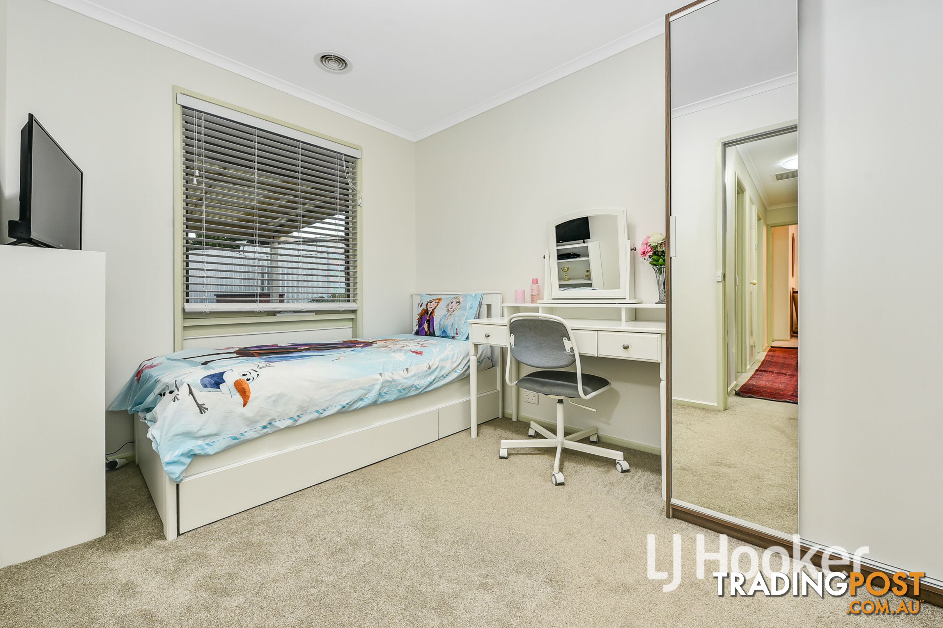 32 Broadwalk Grove ENDEAVOUR HILLS VIC 3802