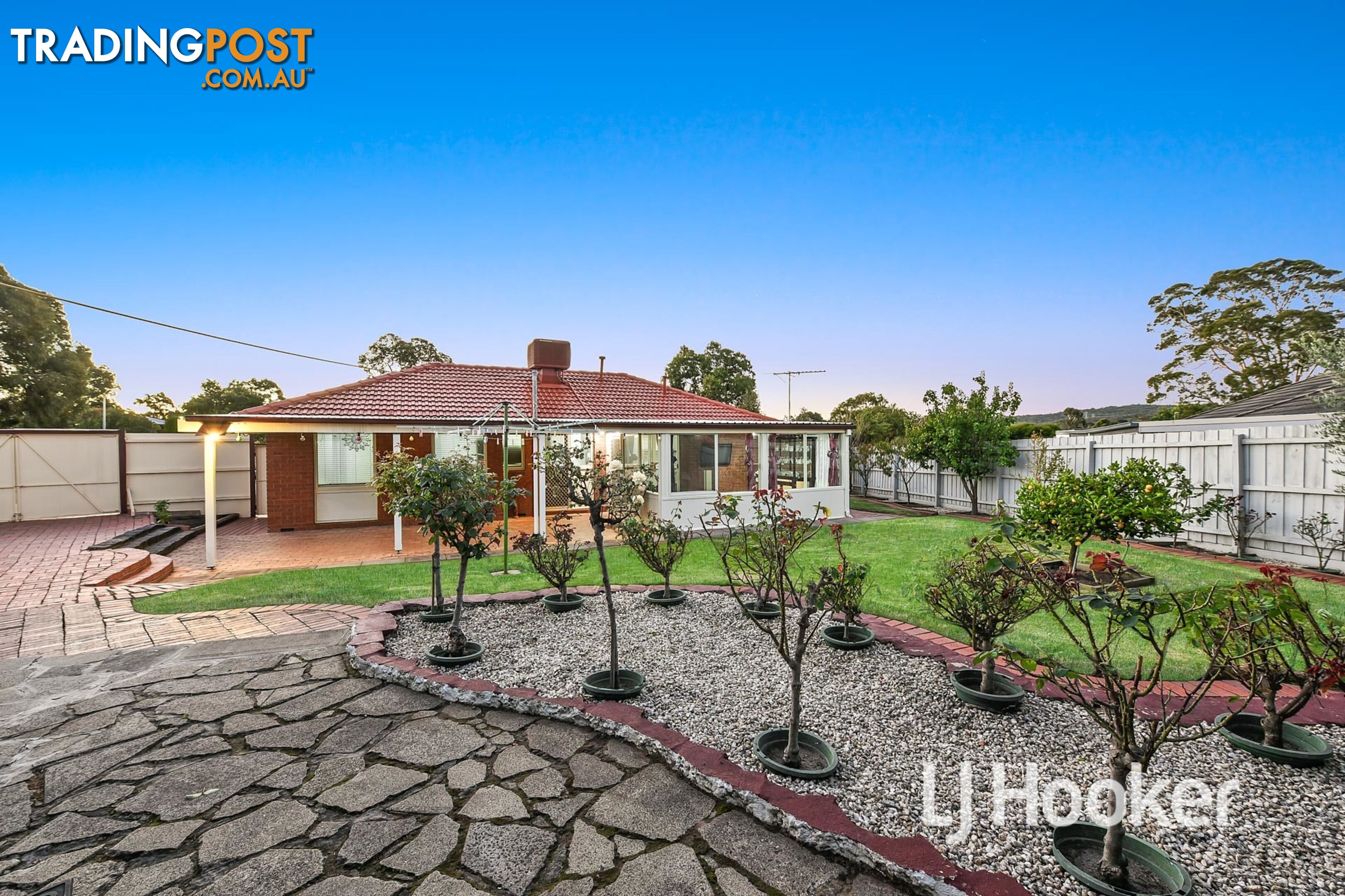 32 Broadwalk Grove ENDEAVOUR HILLS VIC 3802