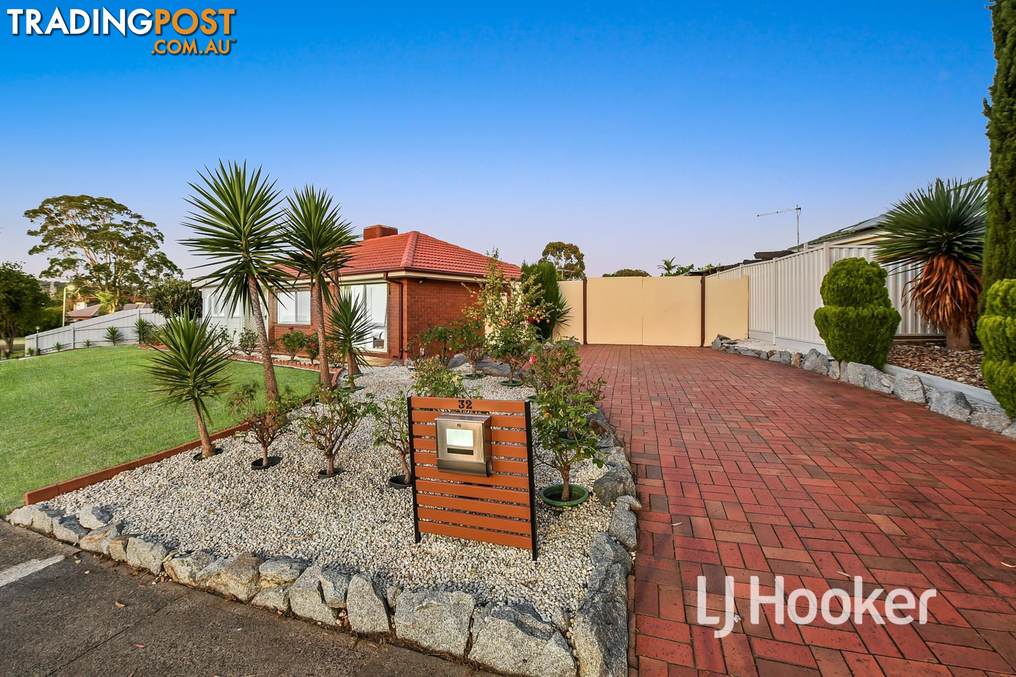 32 Broadwalk Grove ENDEAVOUR HILLS VIC 3802