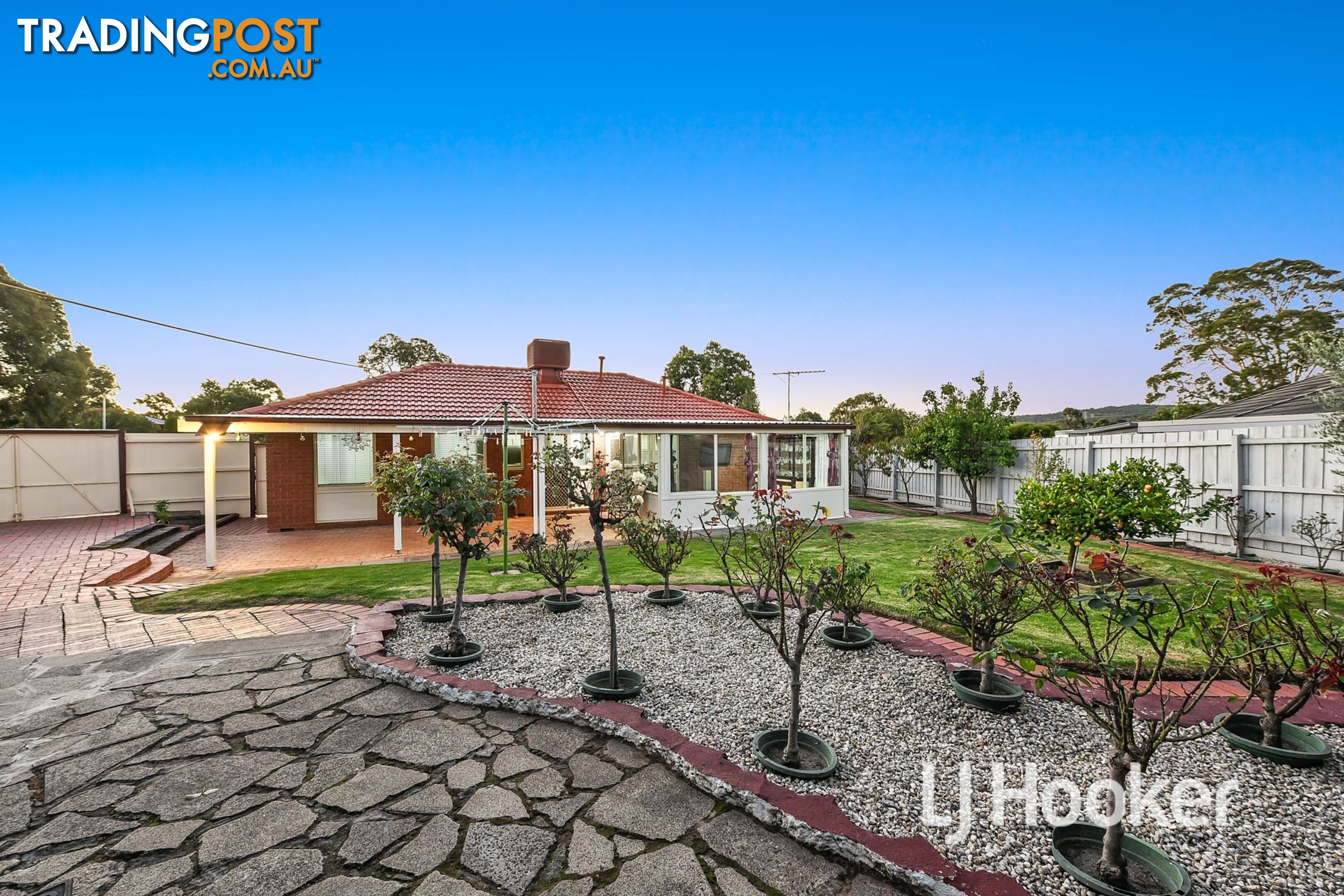 32 Broadwalk Grove ENDEAVOUR HILLS VIC 3802