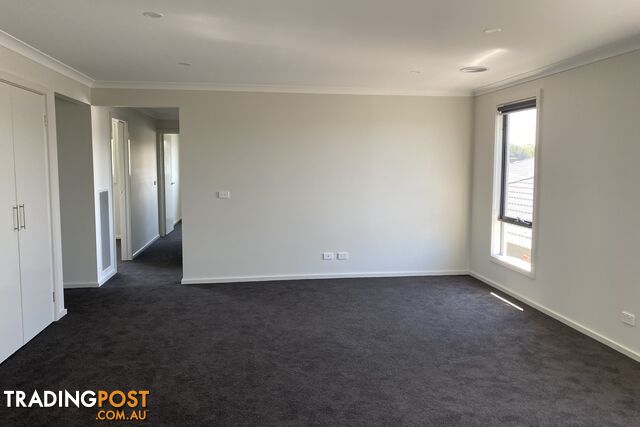 11 Camaro Drive CRANBOURNE EAST VIC 3977