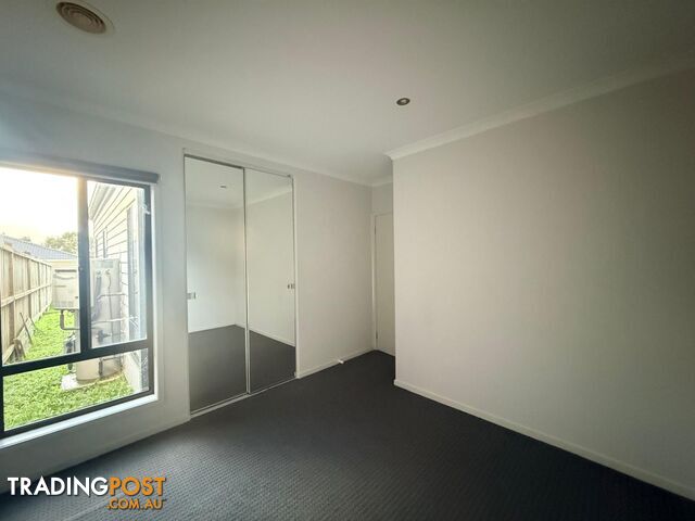 84 Bimberry Circuit CLYDE VIC 3978 - photo 4 of 9