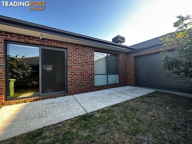 4 Bethune Drive HAMPTON PARK VIC 3976