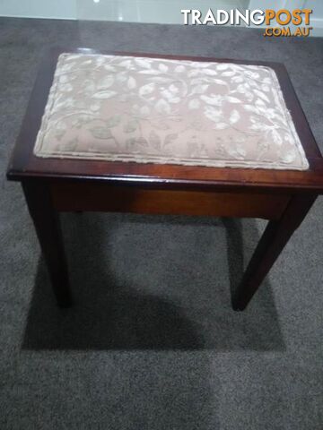 Piano Stool, Vintage, Refurb, Lift Up Upholstered Seat $ 180 - photo 4 of 10