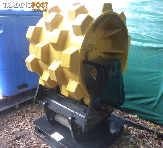 New 25-50 ton (100/90/80mm pin) 810mm Excavator Compaction Wheel