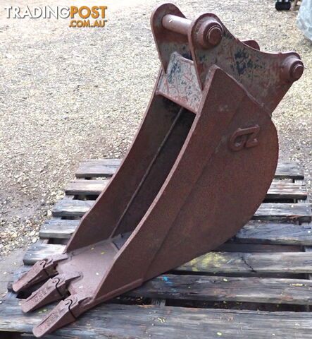 Barely Used 4-10 ton (45mm pin) 300mm OZ Buckets Excavator Trenching, Case, New Holland