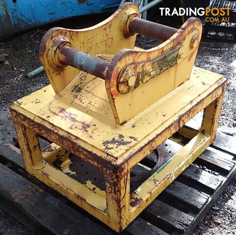 12-23 ton (70mm pin) Excavator Headstock Hitch Mounting Plate suit Cat