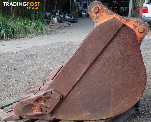 9-20 ton (65mm pin) 900mm Excavator GP Digging Bucket with Sidecutters