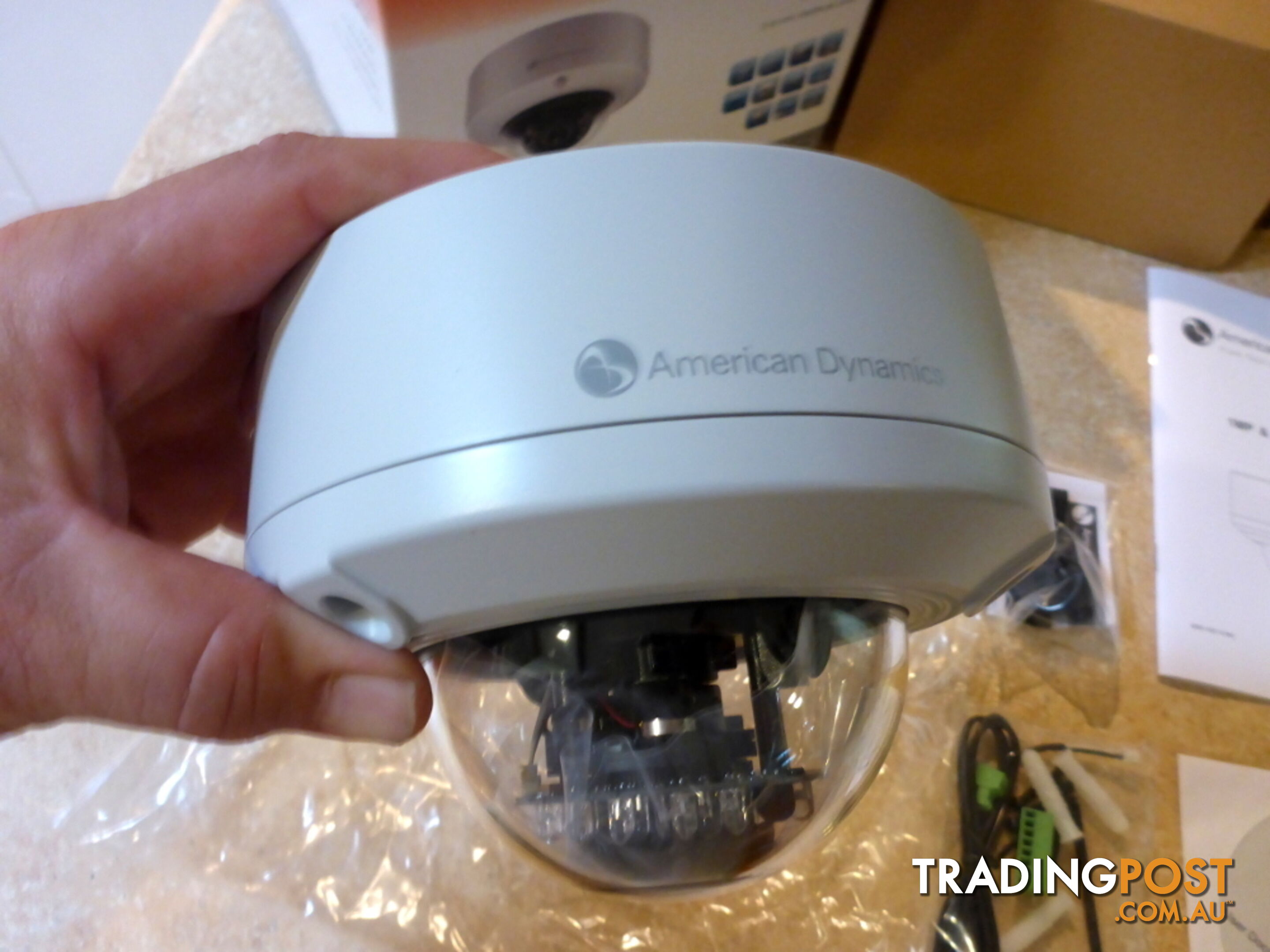 New Tyco / American Dynamics Illustra Flex 600 Mini Dome IP / CCTV Outdoor Security Camera