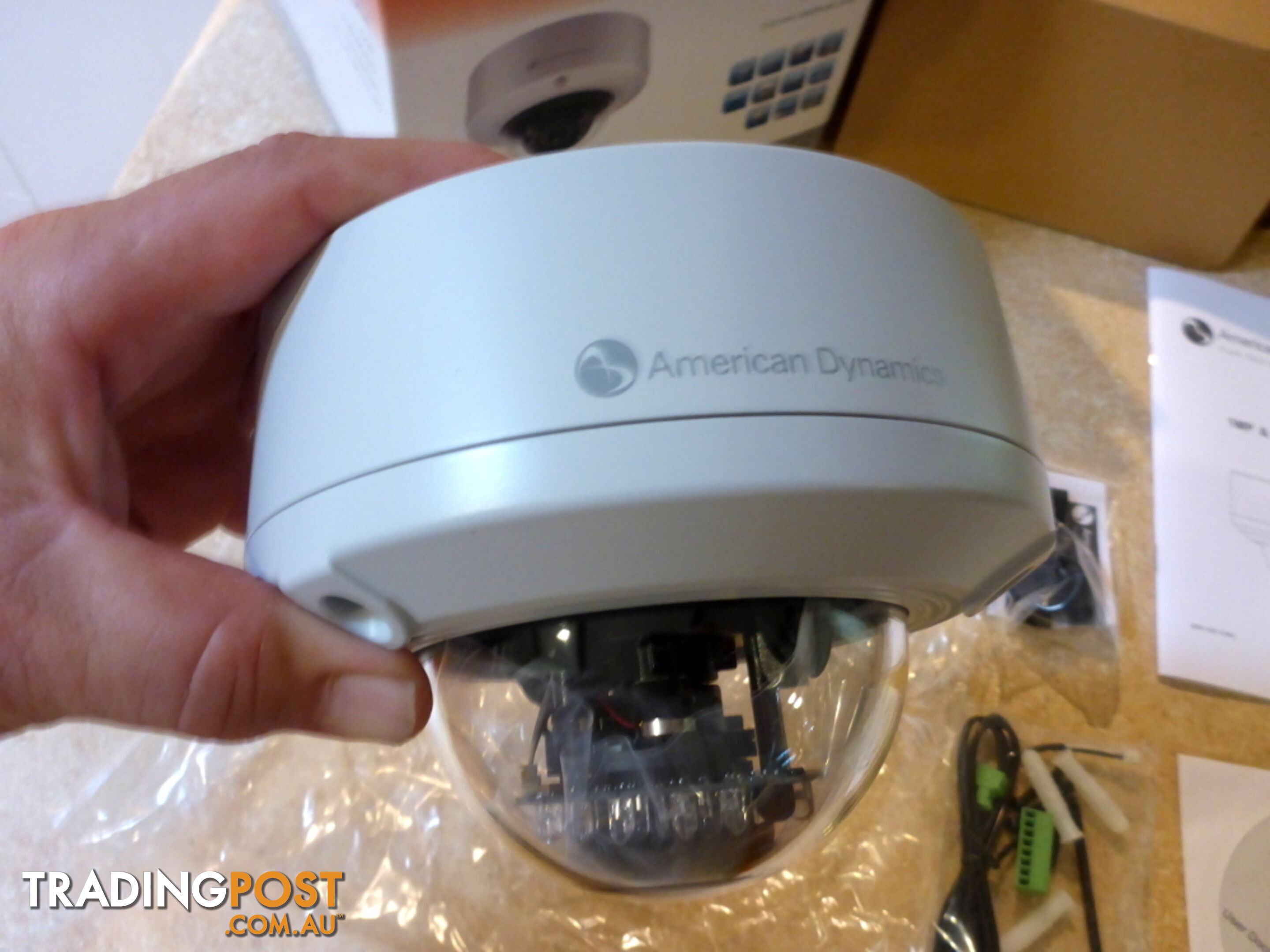 New Tyco / American Dynamics Illustra Flex 600 Mini Dome IP / CCTV Outdoor Security Camera