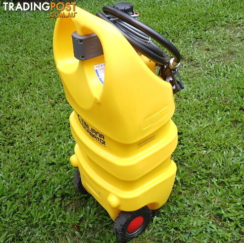 New Italian 110L Diesel Fuel Cell Tank with 12v Pump & Bowser trigger - photo 3 of 10