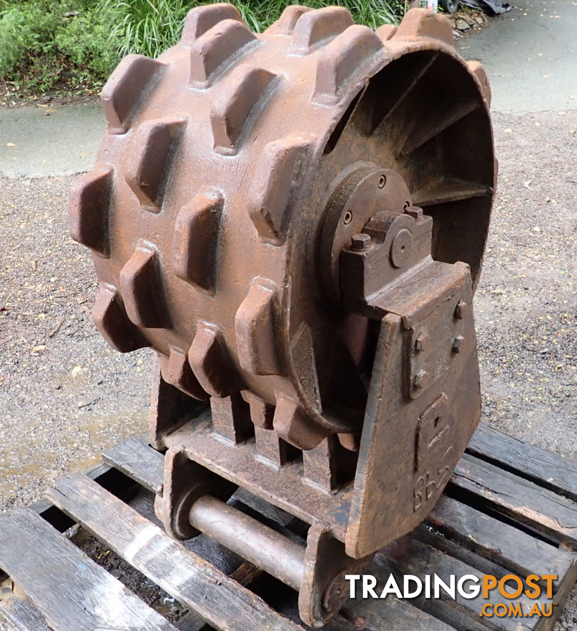 16-32 ton (80mm pin) 450mm Excavator Compaction Wheel