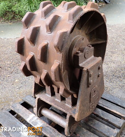 16-32 ton (80mm pin) 450mm Excavator Compaction Wheel