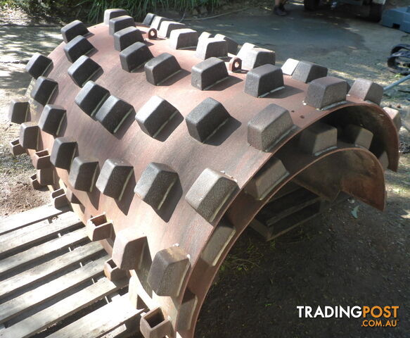Padfoot Drum Roller Compactor Over Smooth Shell Kit 2130 x 1600mm for Ingersoll Rand - photo 1 of 10