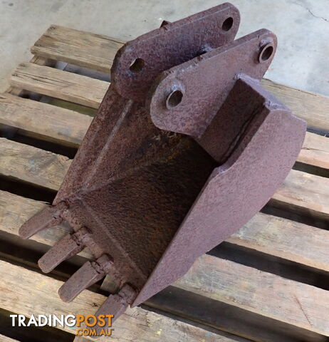 30mm pin, 350mm Excavator & Backhoe GP Digging & Trenching Bucket