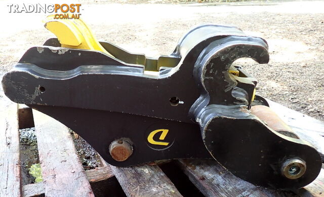 New Case 590ST Backhoe (44.45/50mm pin) Doherty Hydraulic Quick Hitch Coupling