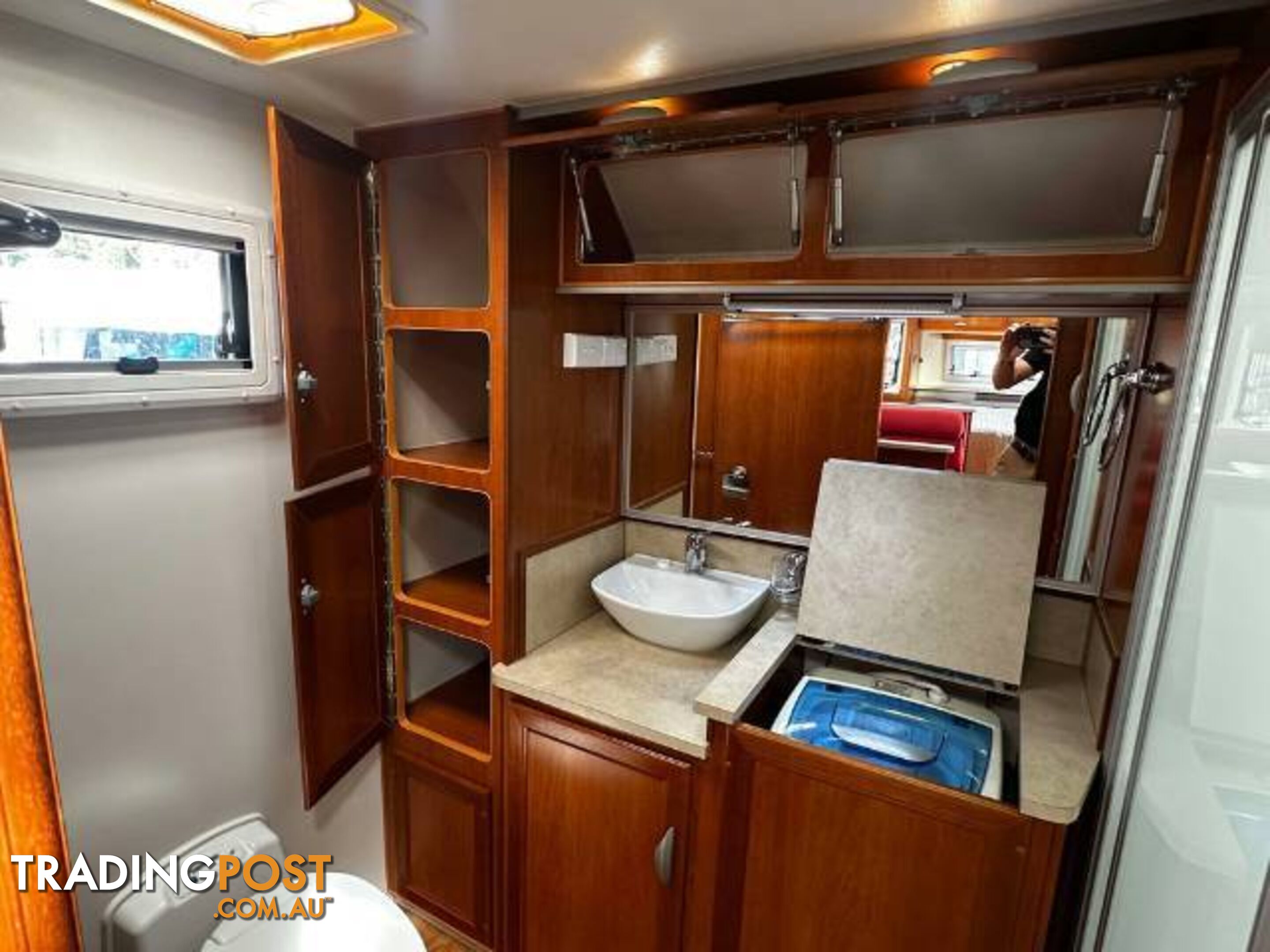 USED 2014 REGENT CRUISER CARAVAN