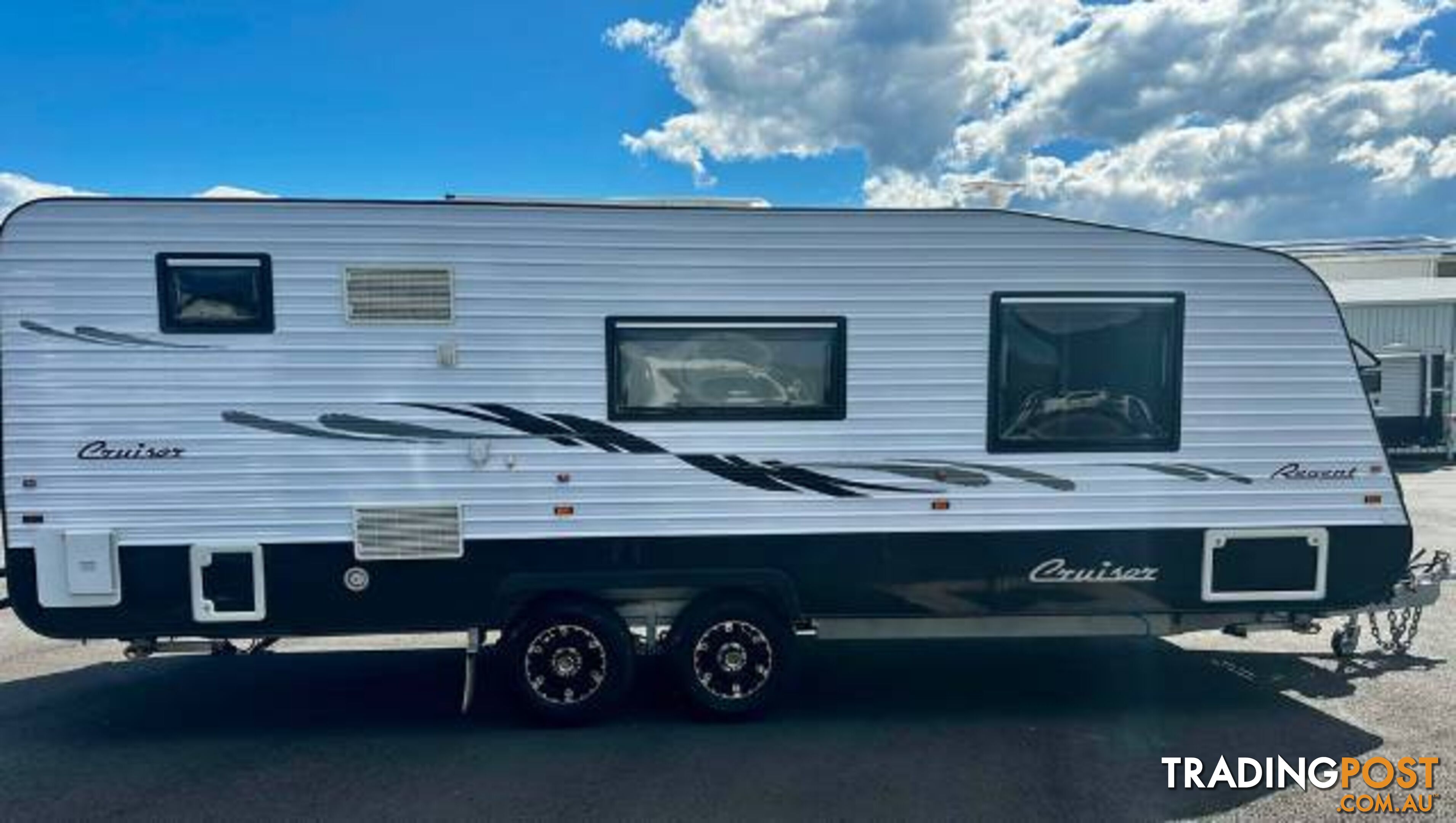 USED 2014 REGENT CRUISER CARAVAN