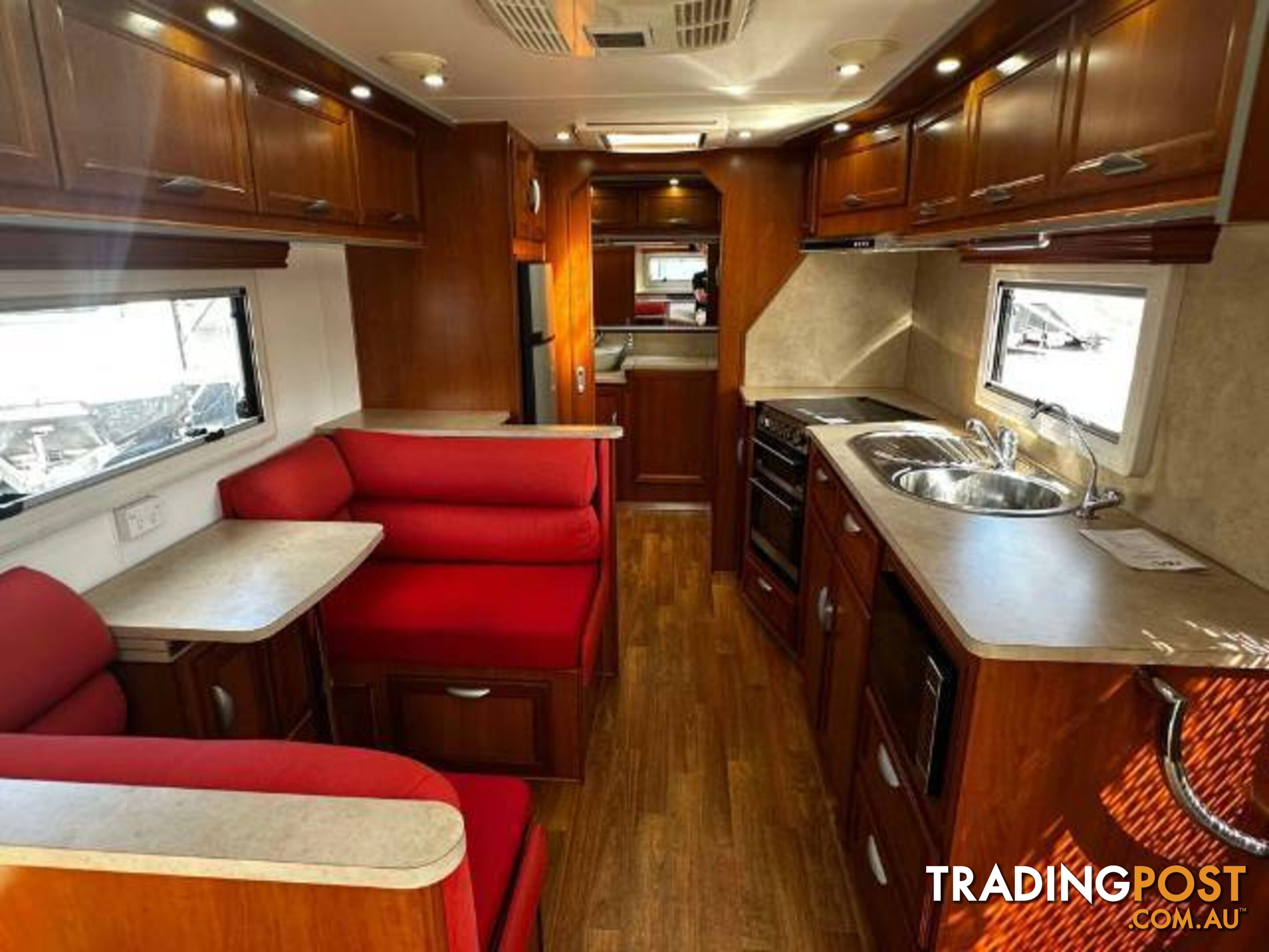 USED 2014 REGENT CRUISER CARAVAN