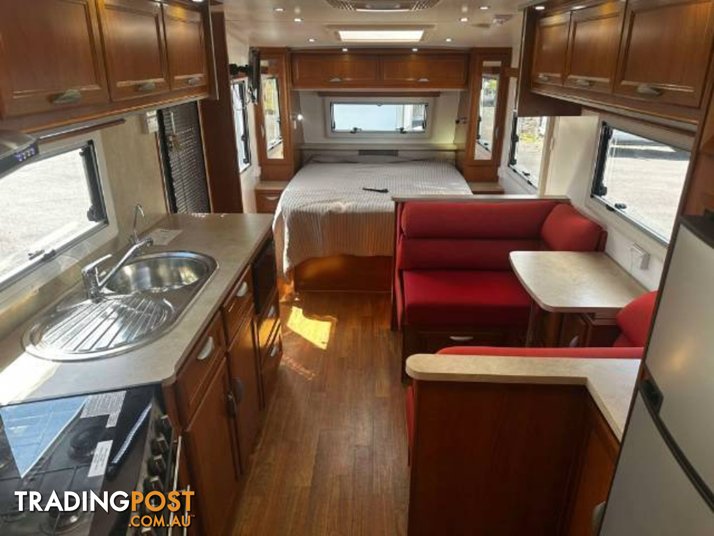 USED 2014 REGENT CRUISER CARAVAN