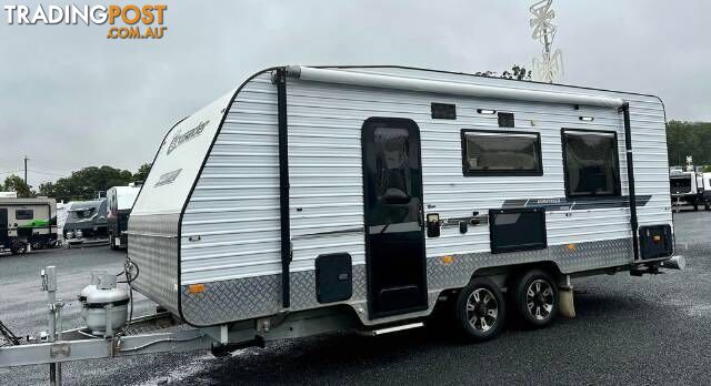 USED 2017 CRUSADER MUSKETEER ATHOS CARVAN 2 AXLE