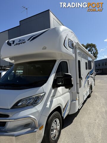 2017 Jayco CONQUEST - photo 2 of 15