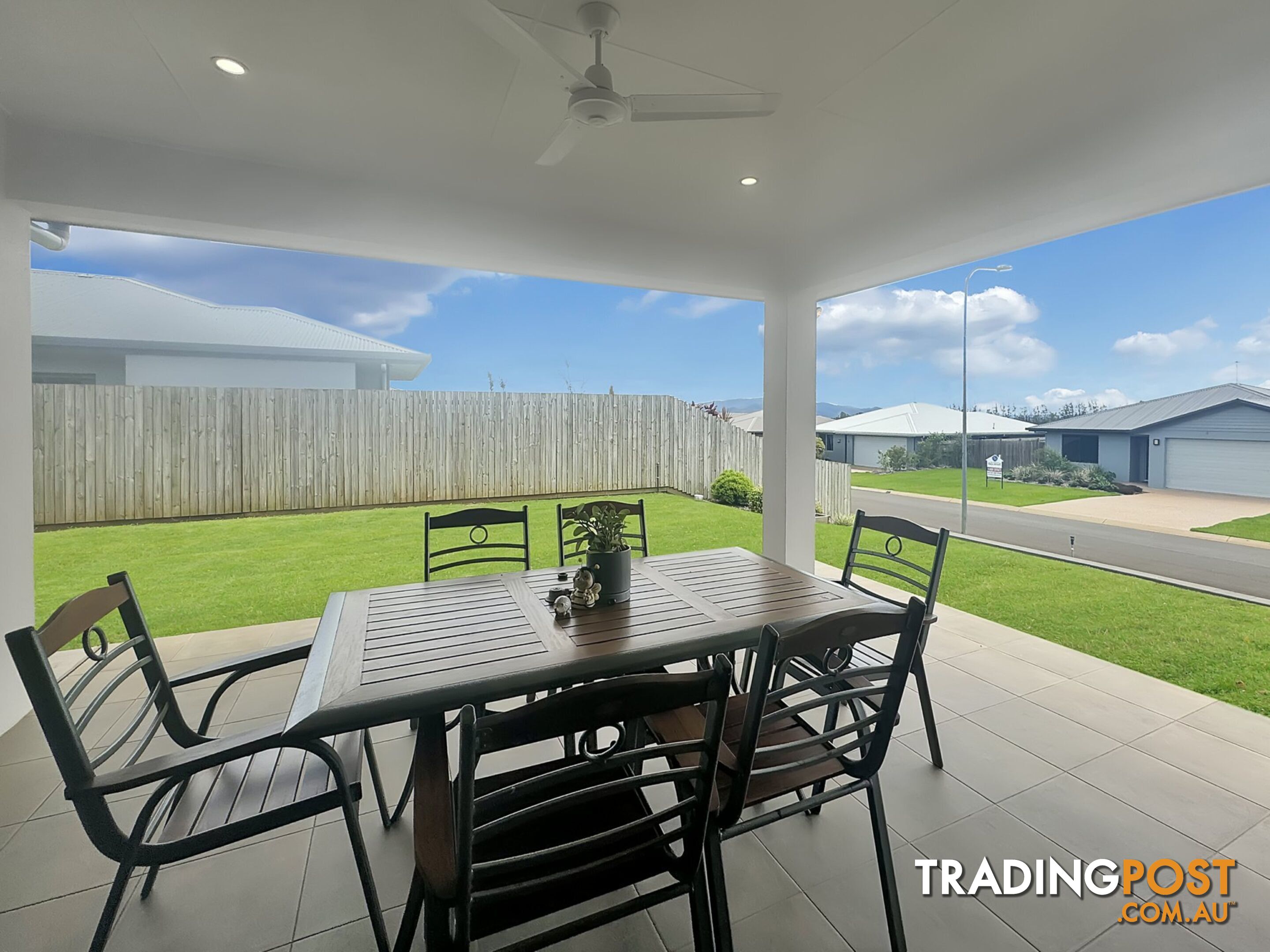 8 Crawford Street TOLGA QLD 4882