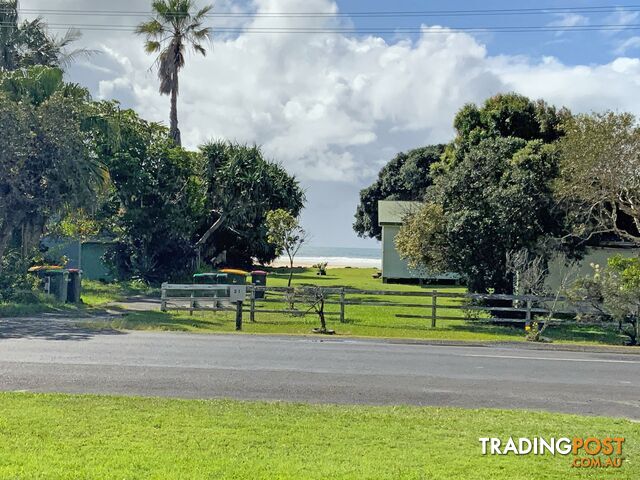 Unit 4/28 Ocean Road BROOMS HEAD NSW 2463