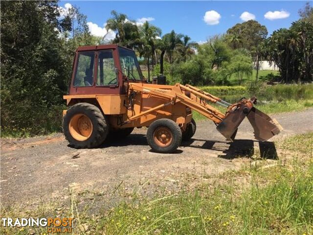 Case 480E Loader with 4 in 1 Bucket