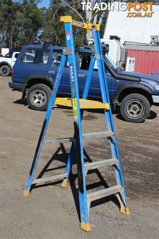Bailey P150-4 FG Fibre Glass Platform Step Ladder