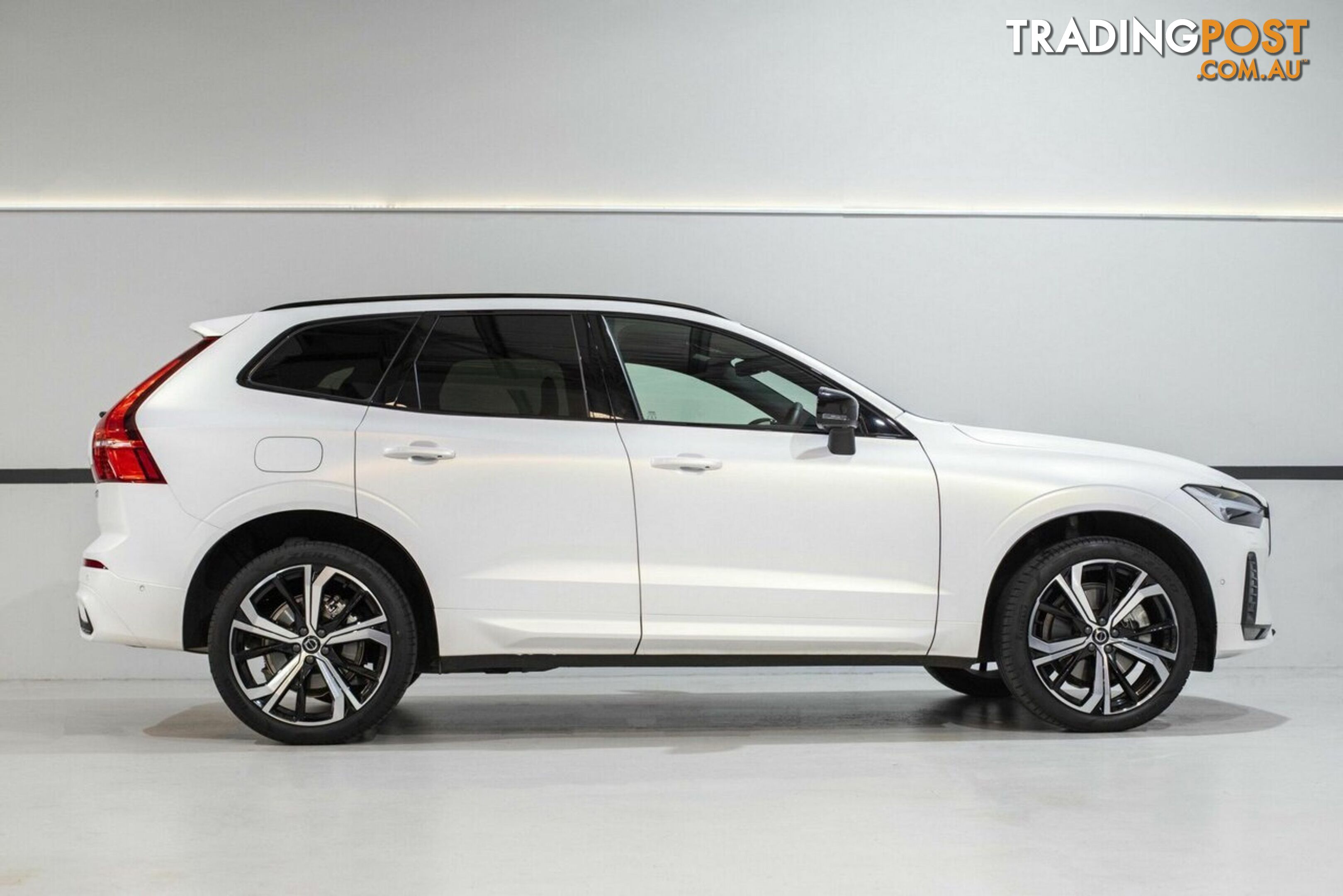 2021 VOLVO XC60 B6 AWD R-DESIGN UZ MY22 WAGON