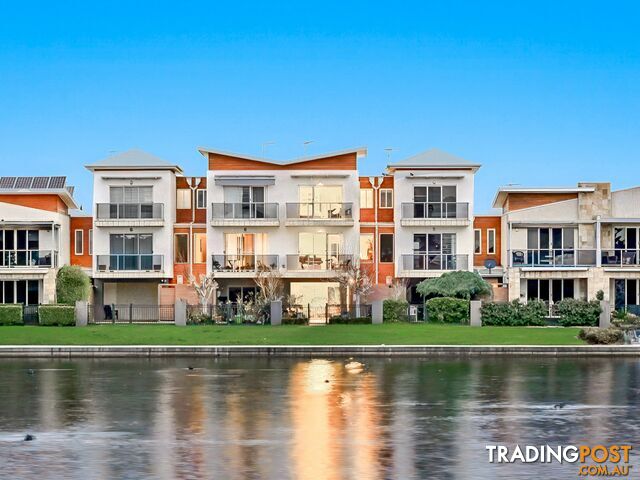8/16-20 Cormorant Parade PAKENHAM VIC 3810