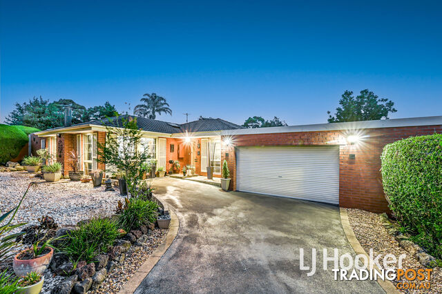 6 Robin Court PAKENHAM VIC 3810