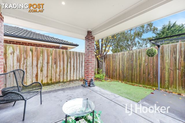 2/14 Hair Court BEACONSFIELD VIC 3807