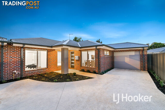 2/152 Duncan Drive PAKENHAM VIC 3810