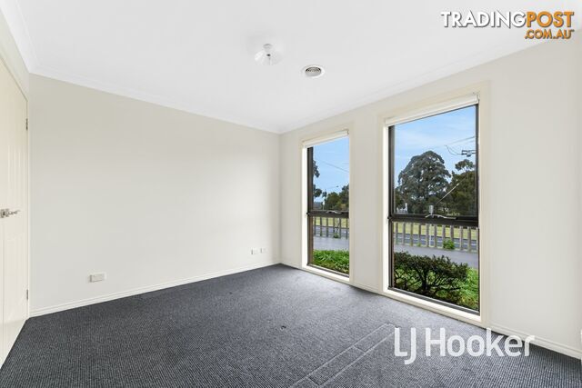 3/4 McClenaghan Place PAKENHAM VIC 3810