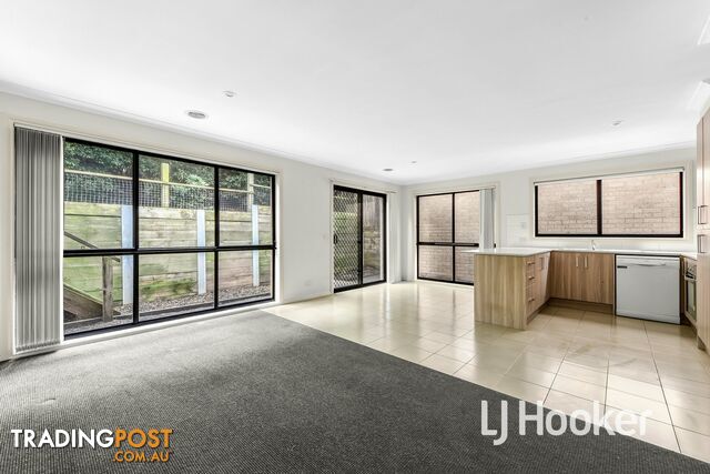 3/4 McClenaghan Place PAKENHAM VIC 3810