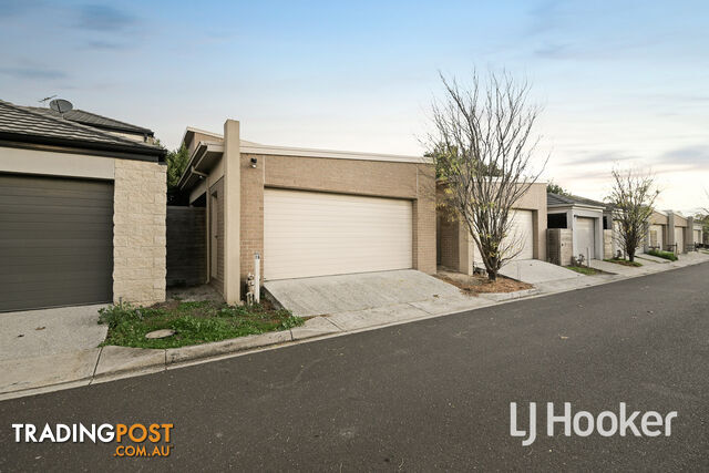 16 Dealbata Lane PAKENHAM VIC 3810