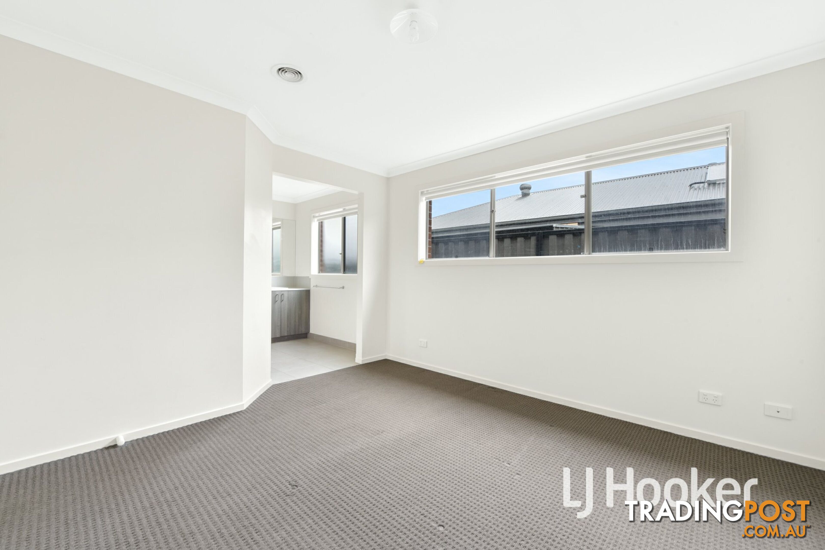 16 Hillsborough Crescent BERWICK VIC 3806